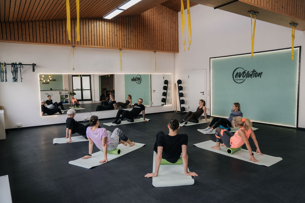 Kleine Gruppe im Starterkurs bei Evolution Training